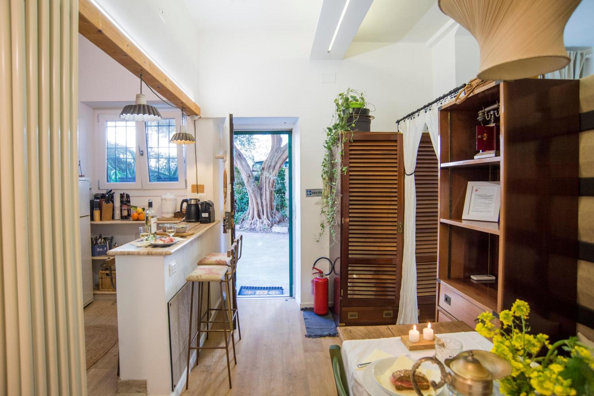In The Center Of Apartment Rom